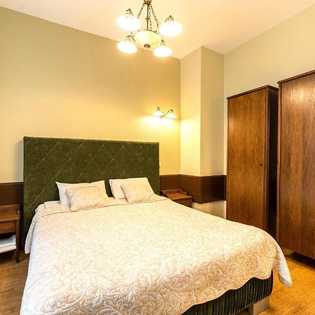 ניאסוויז' Palace Hotel מראה חיצוני תמונה