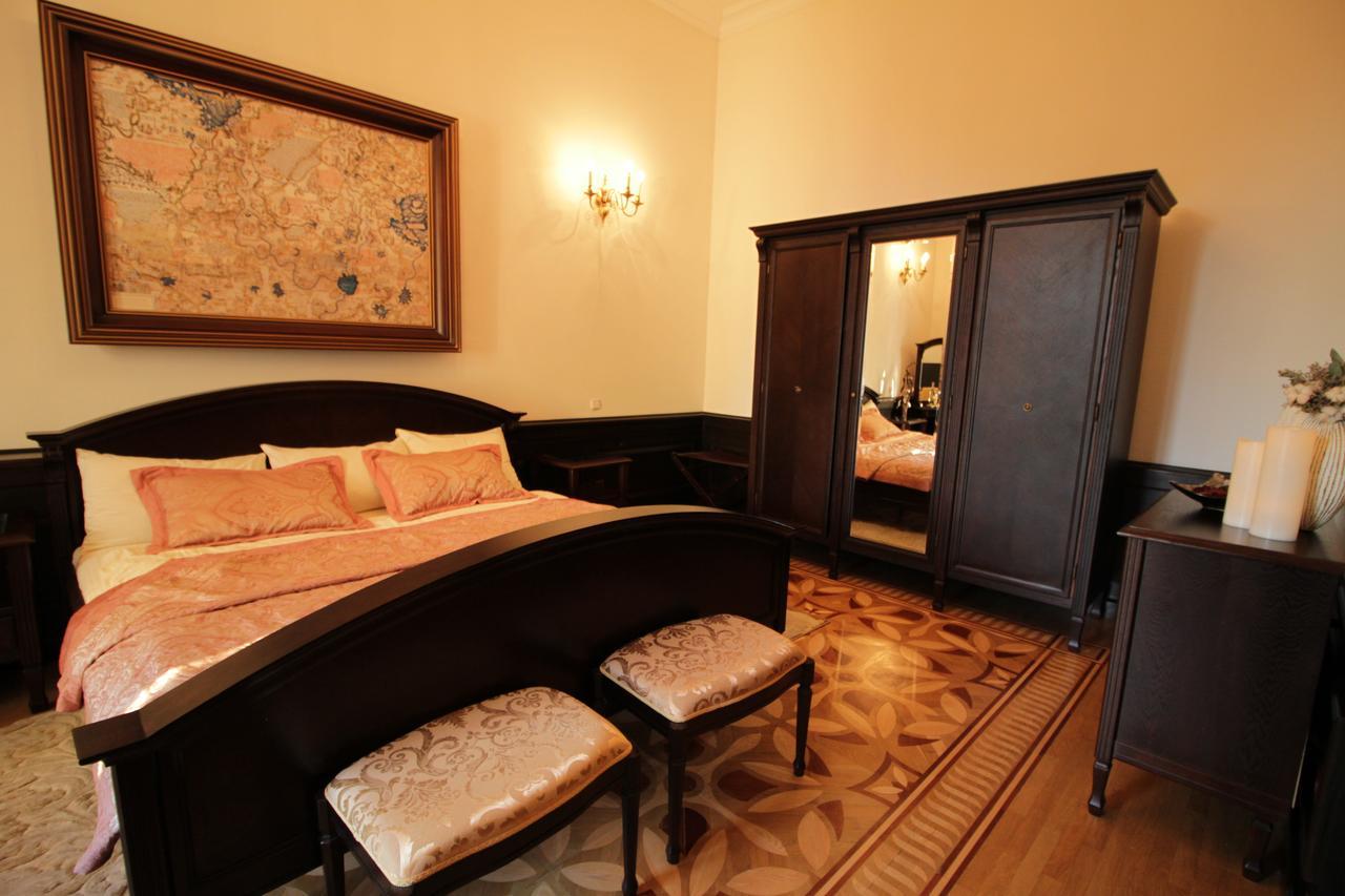ניאסוויז' Palace Hotel מראה חיצוני תמונה