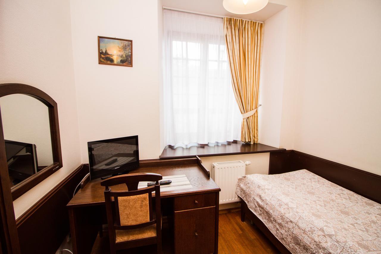 ניאסוויז' Palace Hotel מראה חיצוני תמונה