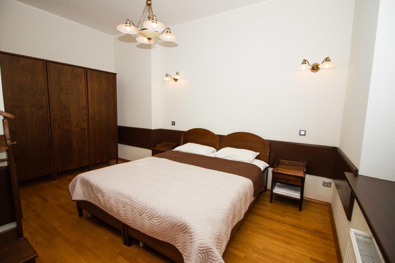 ניאסוויז' Palace Hotel מראה חיצוני תמונה